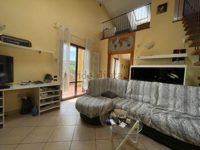 Appartamento in vendita a Pesaro, Pesaro E Urbino