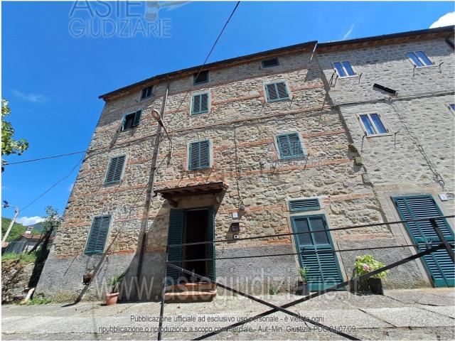 Appartamento in vendita a Uzzano E Castello, Toscana