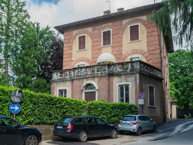 Appartamento in vendita a Biumo Superiore, Varese