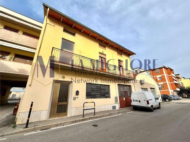 Appartamento in vendita a Montemurlo, Toscana