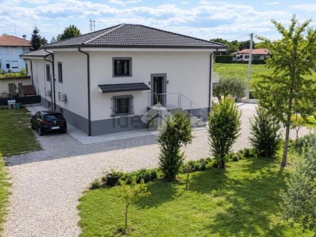 Appartamento in vendita a Ca' Minotto, Rosà