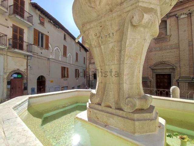 Appartamento in vendita a Centro Storico, Marche