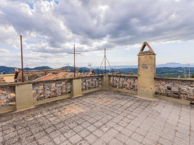 Appartamento in vendita a Mompeo, Lazio