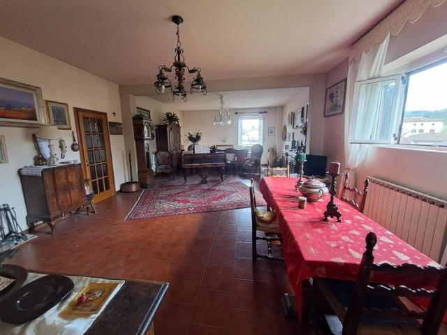 Appartamento in vendita a Vicchio, Toscana