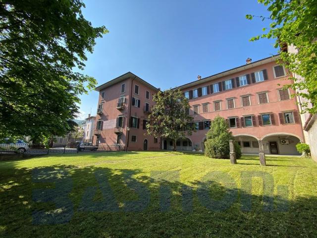 Appartamento in vendita a Clusone, Lombardia