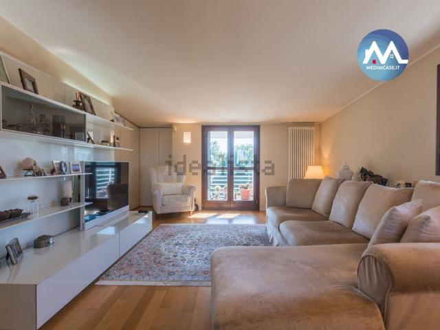 Appartamento in vendita a Pesaro, Pesaro E Urbino