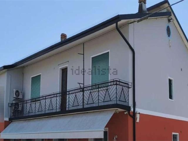 Appartamento in vendita a Megliadino San Vitale, Veneto