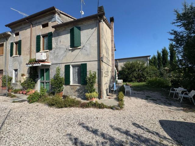 Appartamento in vendita a Unione Comuni Modenesi Area Nord, Mirandola
