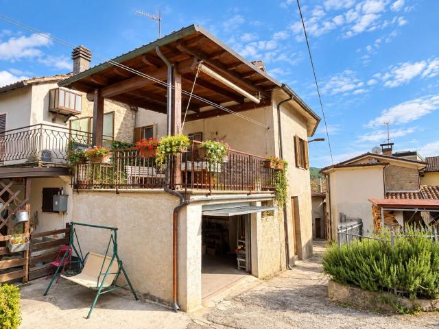 Appartamento in vendita a Casacagnano, Roccafluvione