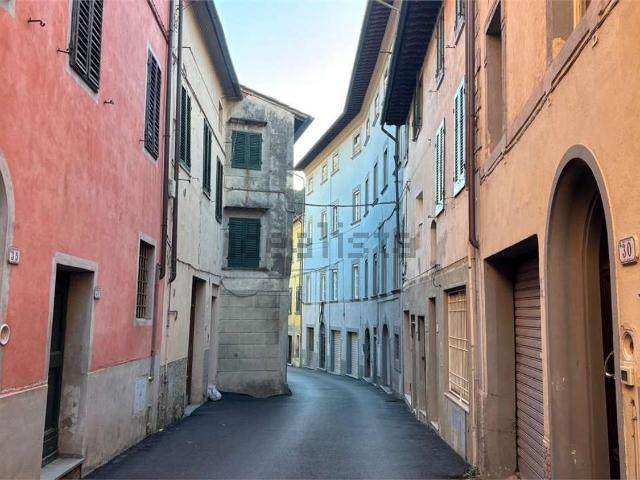 Appartamento in vendita a Buti, Toscana