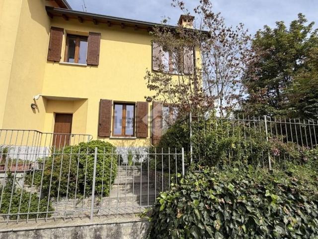 Appartamento in vendita a Sartirana, Merate