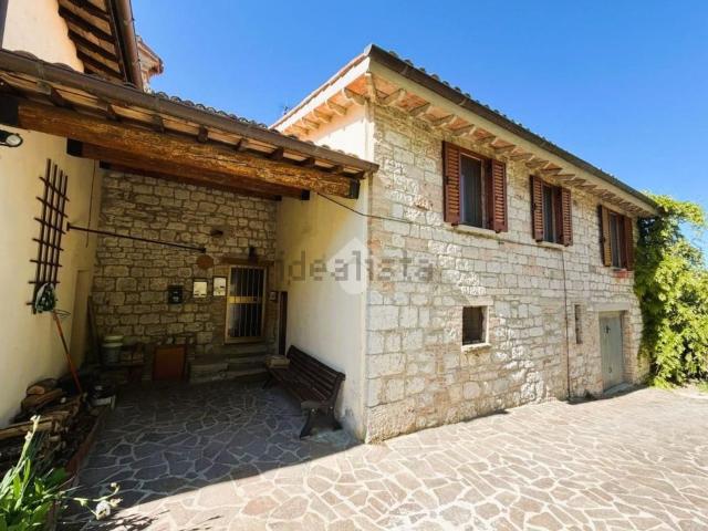 Appartamento in vendita a Gubbio, Umbria