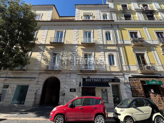 Appartamento in vendita a Centro Storico, Caserta