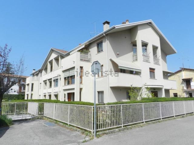 Appartamento in vendita a Peschiera Del Garda, Veneto