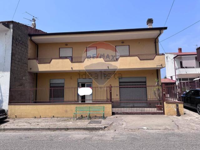 Appartamento in vendita a Carinola, Campania
