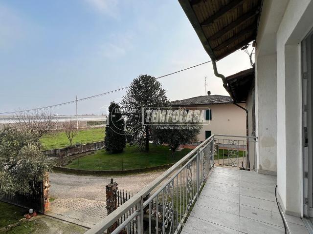 Appartamento in vendita a Capriolo, Lombardia