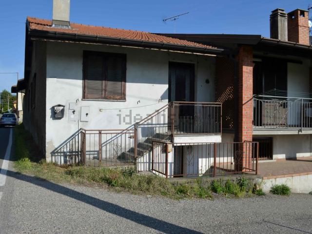 Appartamento in vendita a Ranco, Lombardia