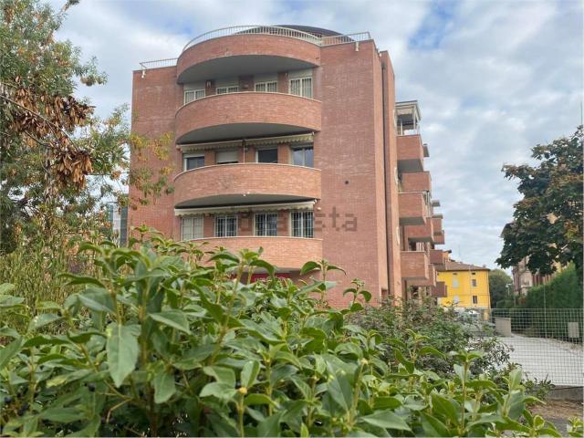 Appartamento in vendita a Modena, Reggio Emilia