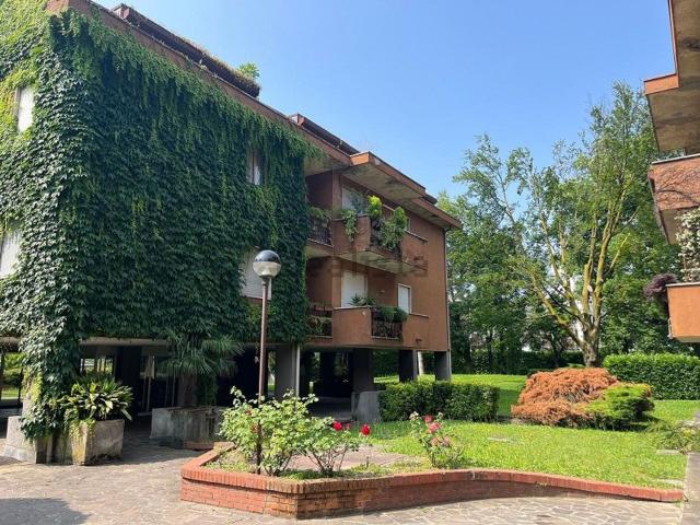Appartamento in vendita a Vedano Al Lambro, Lombardia
