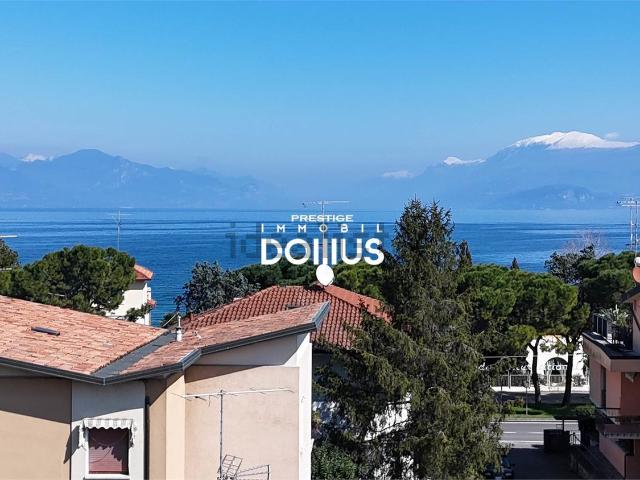 Attico in vendita a Desenzano Del Garda, Brescia