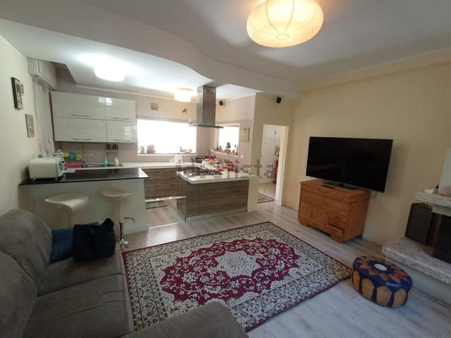 Appartamento in vendita a Pesaro, Pesaro E Urbino