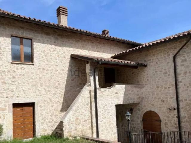 Appartamento in vendita a Cascia, Umbria