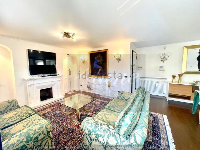 Attico in vendita a Trevi, Roma