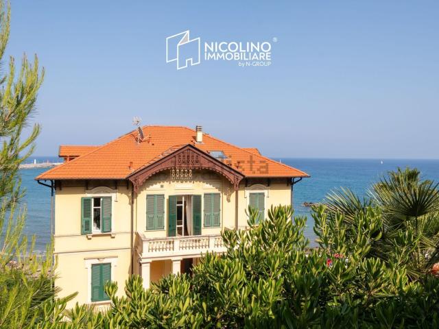 Appartamento in vendita a Borgo Marina, Imperia