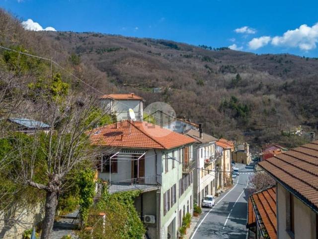 Appartamento in vendita a Pornassio, Liguria
