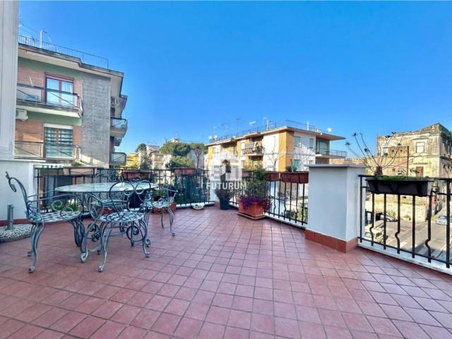 Appartamento in vendita a Portici, Campania