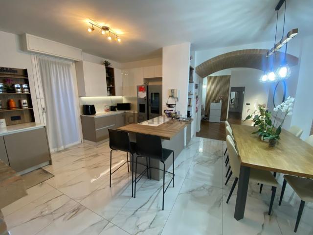 Attico in vendita a Carugate, Milano