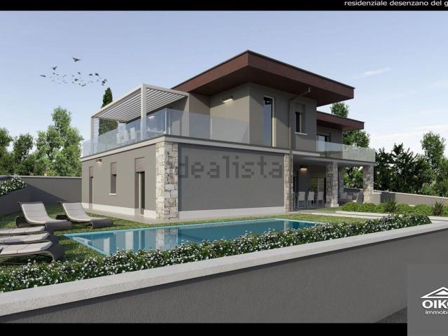 Attico in vendita a Desenzano Del Garda, Brescia