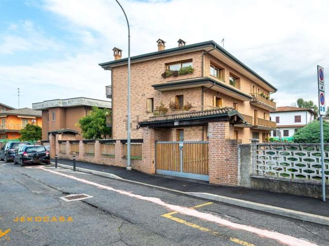 Appartamento in vendita a Tribiano, Lombardia