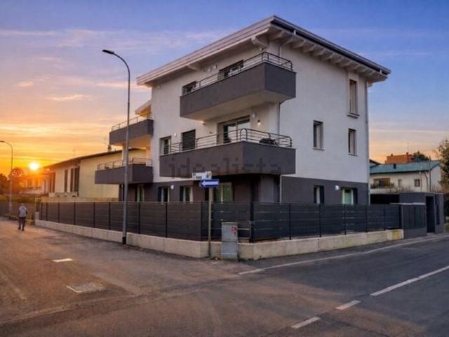 Appartamento in vendita a Vedano Al Lambro, Lombardia
