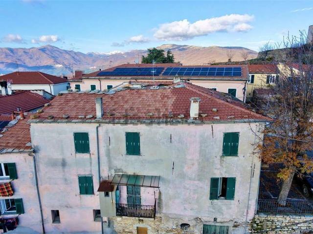 Appartamento in vendita a Lucinasco, Liguria