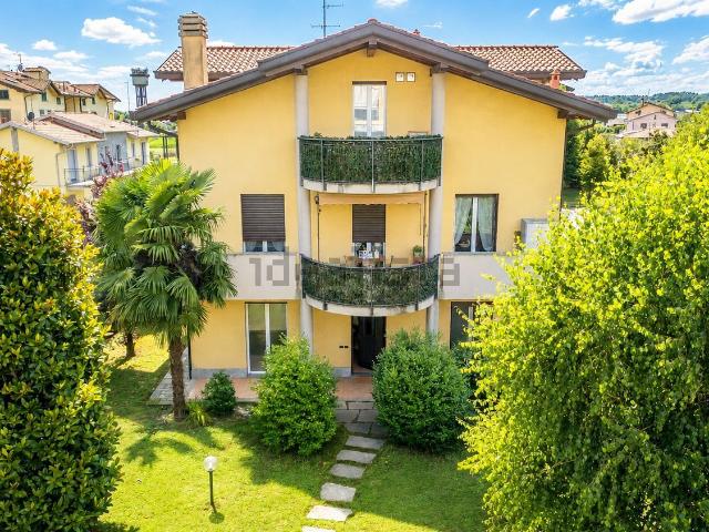Appartamento in vendita a Tradate, Lombardia