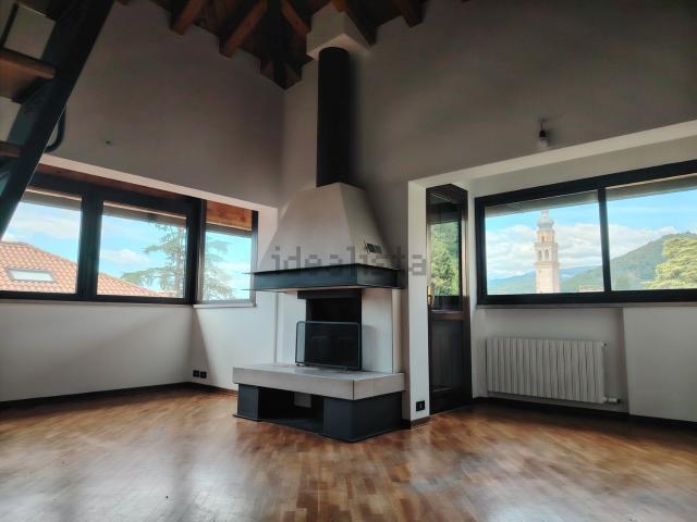 Attico in vendita a Valdobbiadene, Veneto