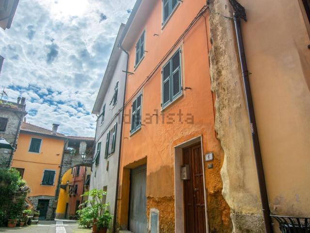 Appartamento in vendita a Brugnato, La Spezia