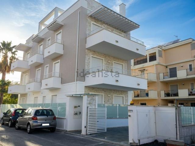 Appartamento in vendita a Marina di sotto, Marche