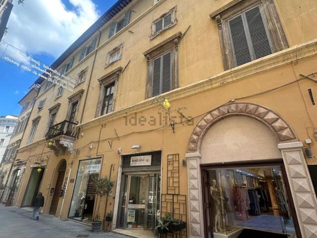 Appartamento in vendita a Foligno, Umbria