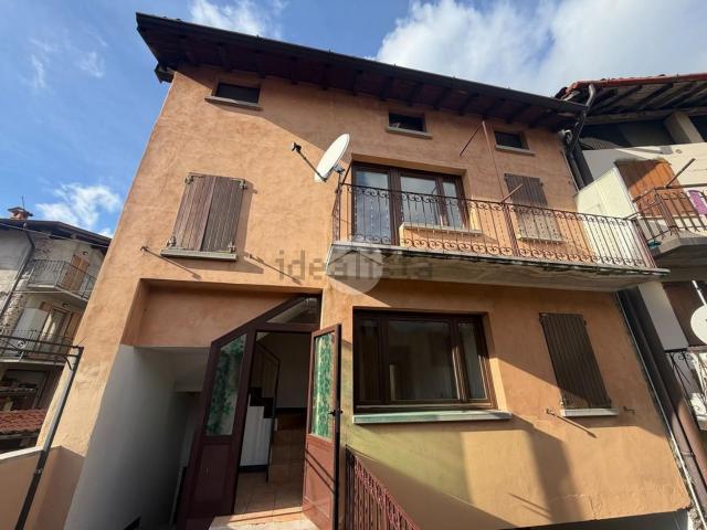 Appartamento in vendita a Casazza, Lombardia