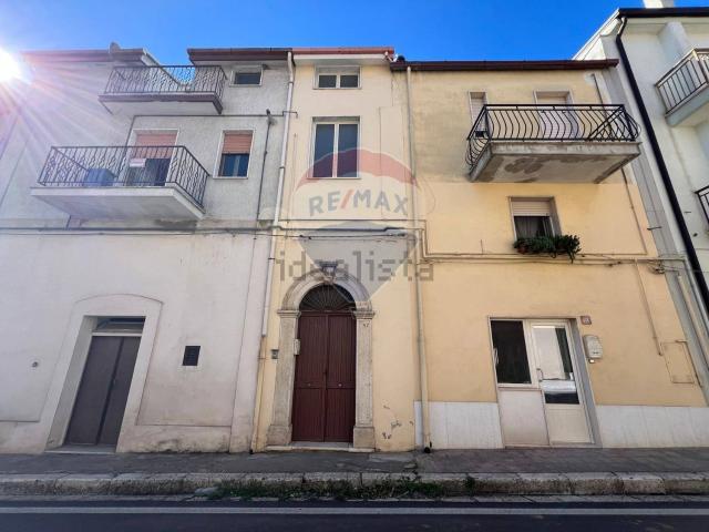 Appartamento in vendita a Grassano, Matera