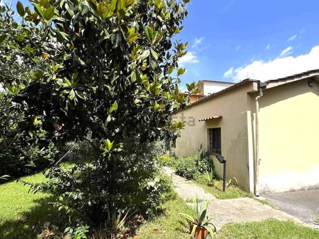 Appartamento in vendita a Capezzana, Prato