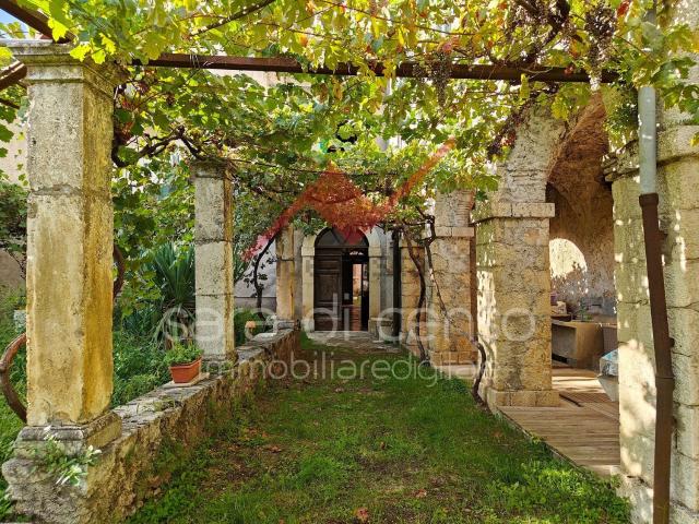 Appartamento in vendita a Capistrello, Abruzzo