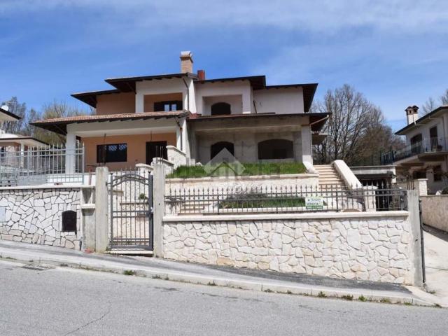 Appartamento in vendita a Tagliacozzo, Abruzzo