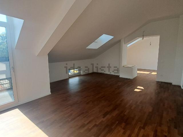 Attico in vendita a Regina Pacis, Monza