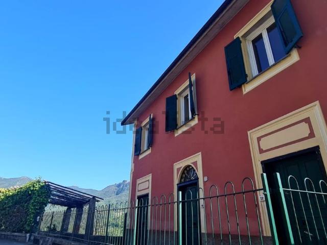 Appartamento in vendita a Castiglione Chiavarese, Liguria