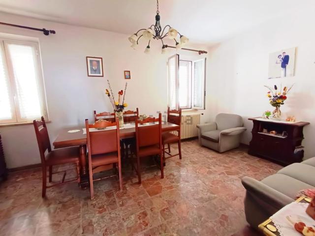 Appartamento in vendita a Tirassegno, Marche