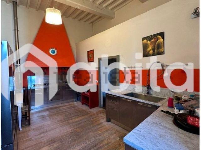 Appartamento in vendita a Bucine, Toscana