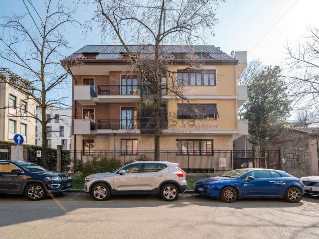Attico in vendita a Municipio 8 di Milano, Milano